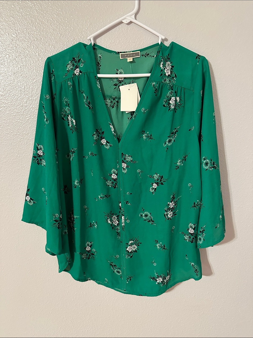 Pleione Emerald Green Floral V-Neck Blouse